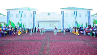 Köneürgenç etrabynda 160 orunlyk döwrebap çagalar bakja-bagy açyldy