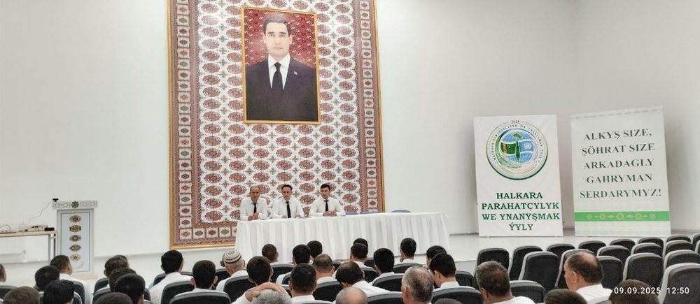 Lebap welaýatynda “eMekdep” dolandyryş ulgamy boýunça usuly kömek sapaklary geçirildi