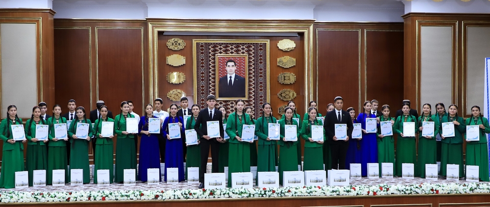 Myrat Garryýew adyndaky Türkmenistanyň Döwlet lukmançylyk uniwersiteti tarapyndan biologiýa dersinden bäsleşik ýokary guramaçylykly geçirildi