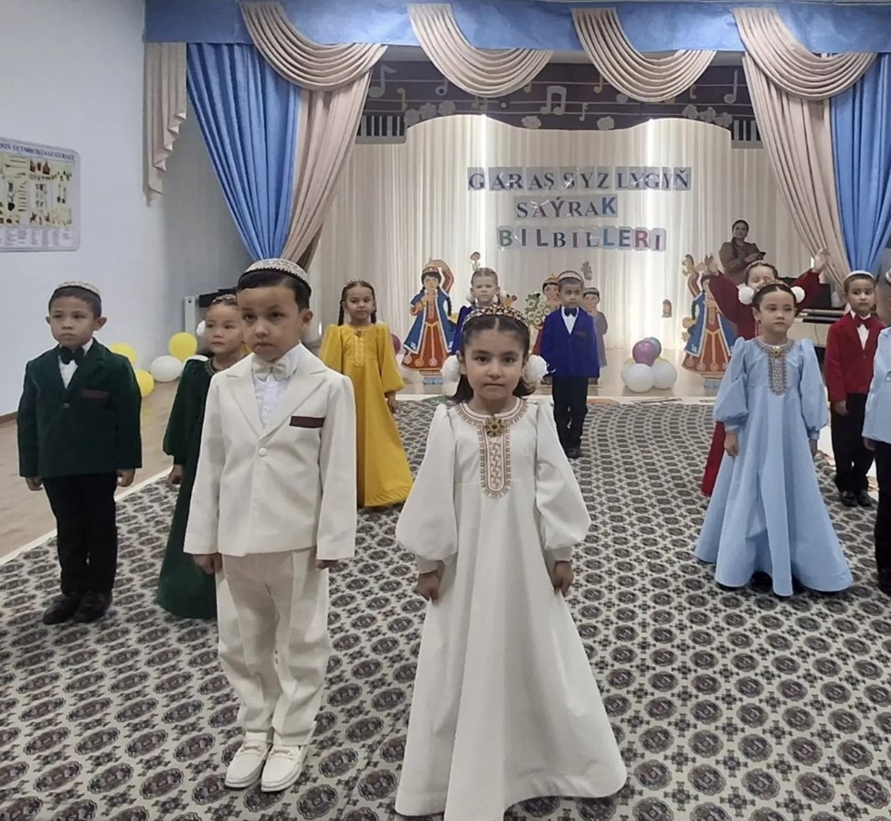 «Garaşsyzlygyň saýrak bilbilleri» atly körpeleriň aýdym we tans sungaty boýunça bäsleşigiň Mary şäher tapgyry geçirildi