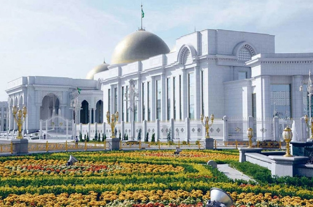 President of Turkmenistan Signs Decree Granting Residency to 142 Individuals