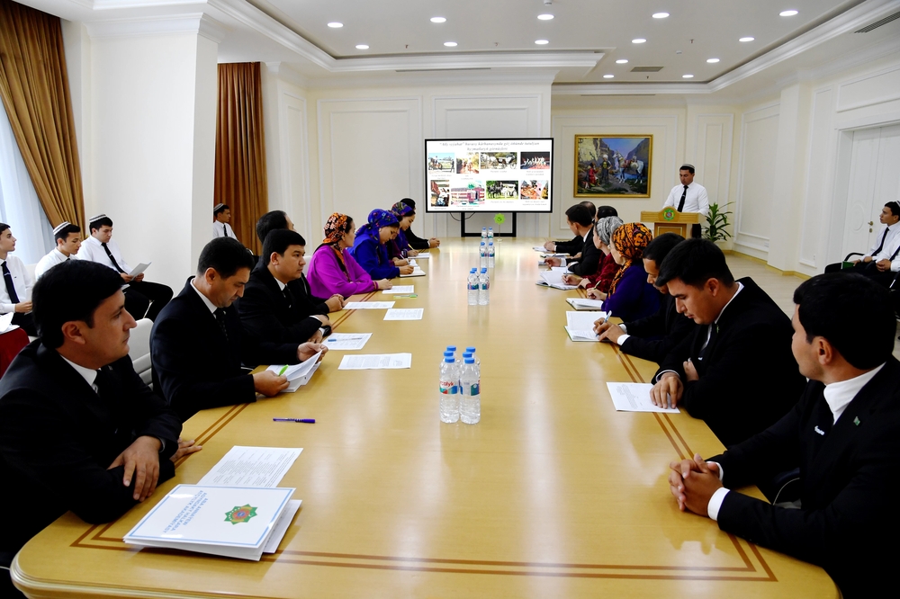 «ÝAŞ PIKIR – ÖSÜŞIŇ AÇARY» ATLY IŞEWÜRLIK MEÝILNAMASYNY DÜZMEK BOÝUNÇA BÄSLEŞIK GEÇIRILDI