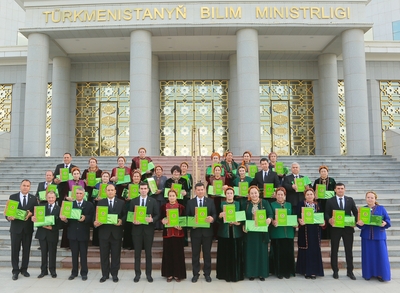 Öňdebaryjy bilim işgärleri sylaglandy