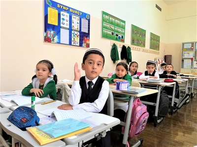 Новое партнерство ЮНИСЕФ и британского посольства для инклюзивного образования