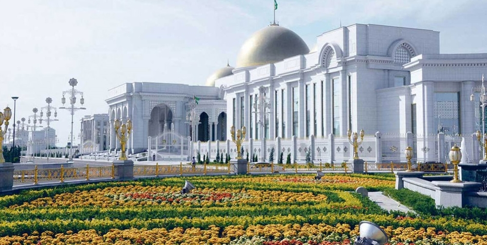 President of Turkmenistan congratulated healthcare and medical industry workers on their professional holiday