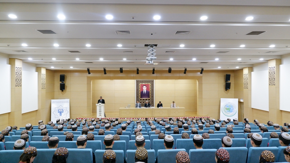 The National Youth Conference on Climate Change (LCOY 2025) was held.