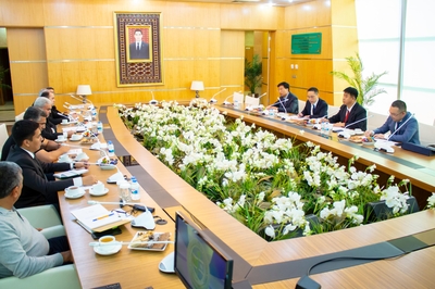 Ýagşygeldi Kakaýew adyndaky Halkara nebit we gaz uniwersitetinde Lu Ban ussahanasynyň işini ýola goýmak boýunça iş maslahaty geçirildi