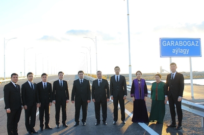 Teachers and Students of the Turkmen State Architecture and Construction Institute Conducted a Field Training Session on the New Modern Automobile Bridge Across the Garabogazköl 