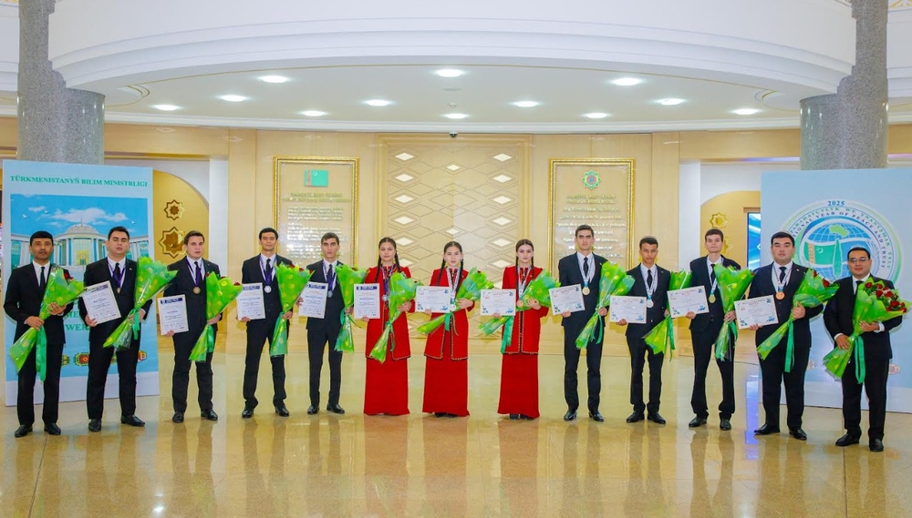 Halkara bäsleşiklerde ýeňiji bolan talyplary sylaglamak dabarasy geçirildi