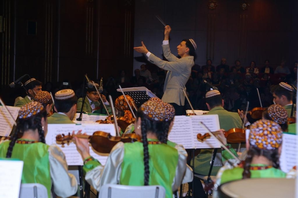 Bitaraplygyň şanly senesi mynasybetli Çary Nurymowyň eserlerinden düzülen konsert Magtymguly teatrynda ýaňlandy