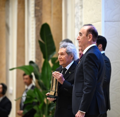 Halypa heýkeltaraş halkara baýragyň eýesi boldy