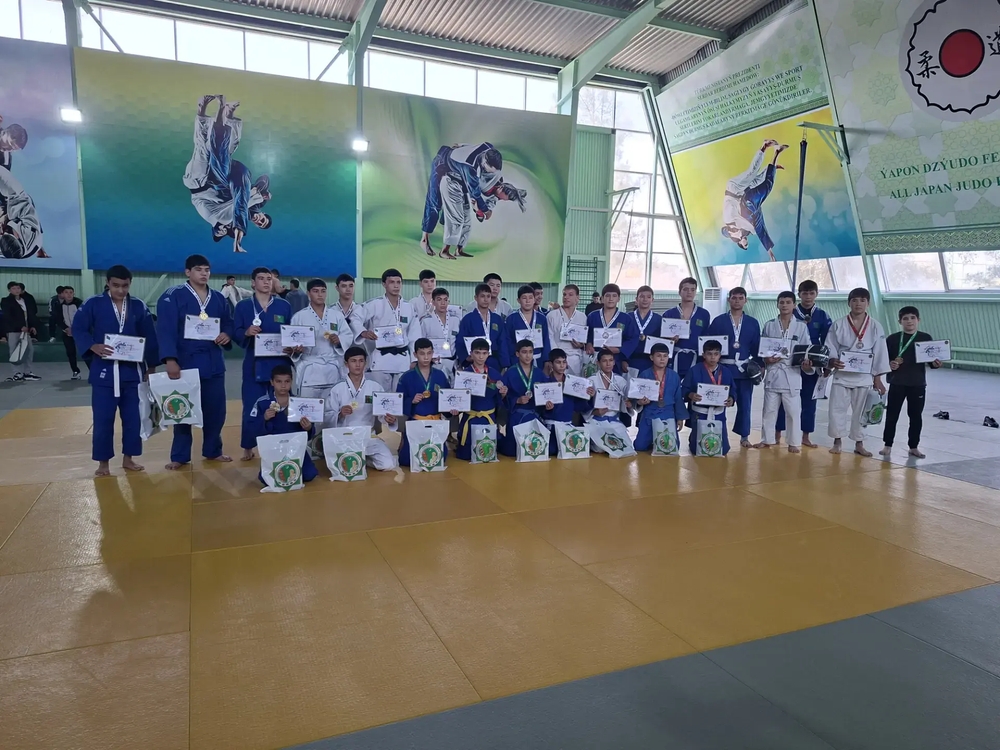 Olimp orta sport mekdebiniň acyk birinjiligi ugrunda dzýudo boýunça sport ýaryşlary geçirildi
