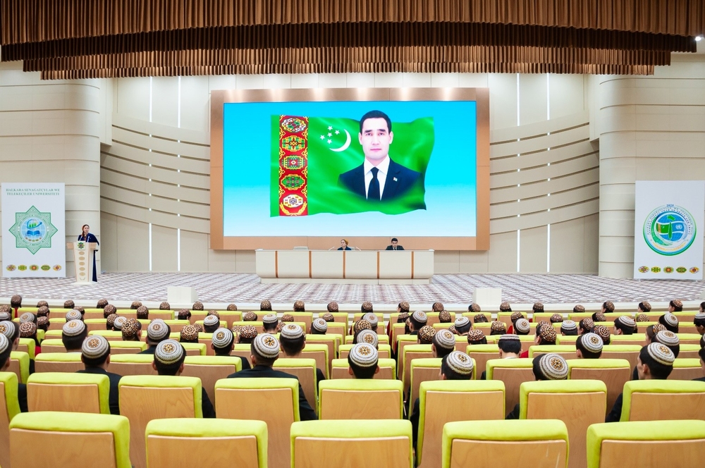 Multilingualism as a Tool for International Cooperation