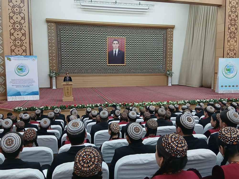 STEM usulyýeti boýunça bäsleşik geçirildi