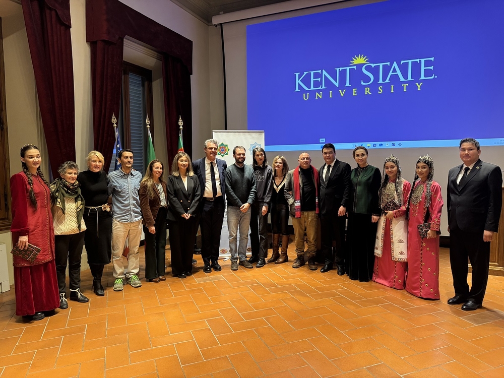 A Delegation from the IUHD Held Talks with the Florence Branch of Kent State University