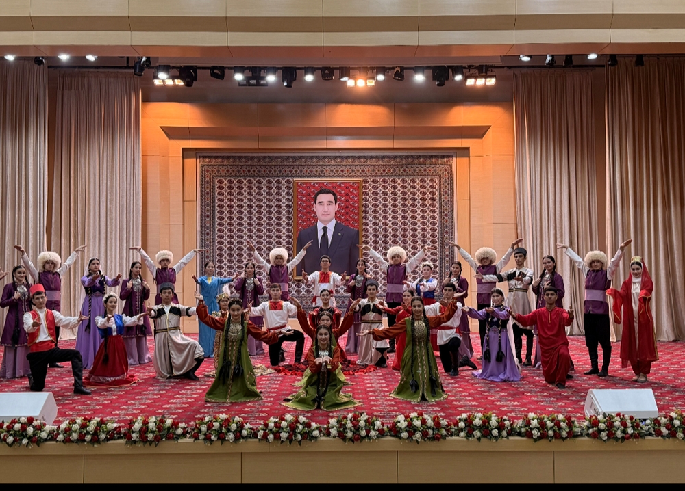 Праздничный концерт «Пусть звучит Песня Нейтралитета»