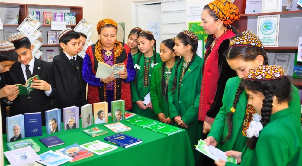 LOVER OF NATURE – A FAVORITE  POET OF CHILDREN AND ADULTS