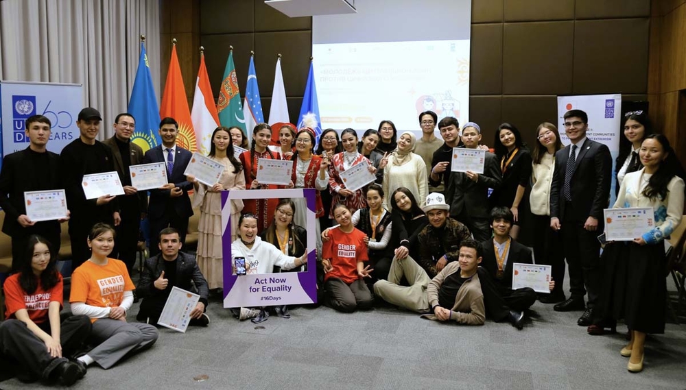Students from Turkmenistan develop AI-based chatbot at UNDP Championship