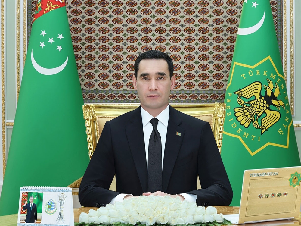 Президент Туркменистана поздравил участников выставки в честь 30-летия постоянного нейтралитета страны