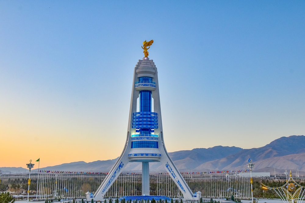 Монумент 30-летия Нейтралитета: Символ мира, доверия и глобального сотрудничества