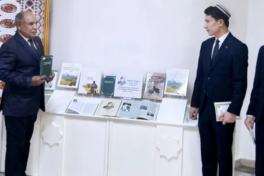 Görnükli türkmen kompozitory Daňatar Öwezow hatyralandy