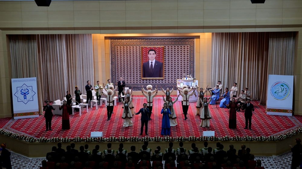 “ILIME BAGYŞ EDIP BUÝSANÇ BAÝLYGYN, ÝOL AÇAR SEN ÝYLDAN-ÝYLLARA, BEDEW!” atly dabaraly duşuşyk