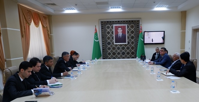 Katar döwletiniň Doha Ylym we tehnologiýa uniwersitetiniň wekiliýeti bilen duşuşyk geçirildi