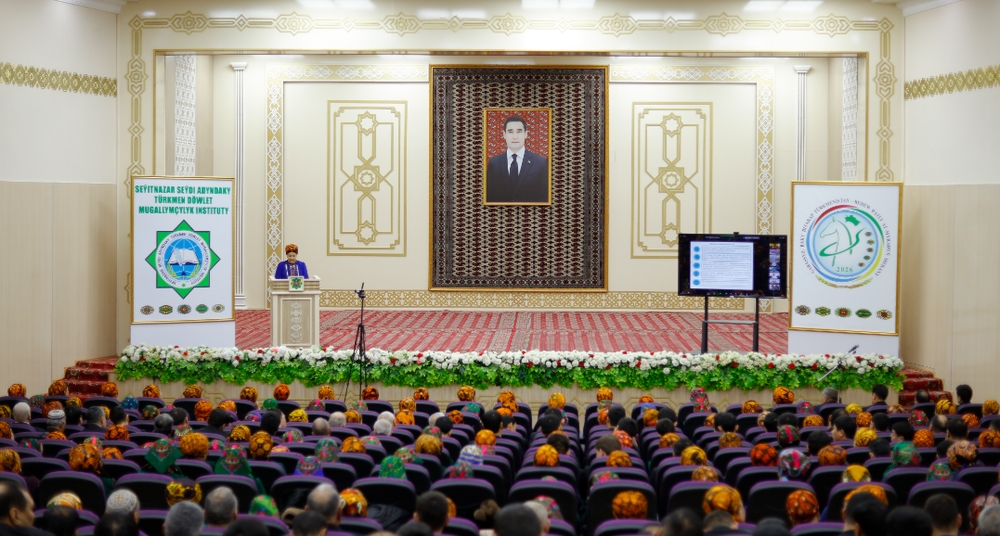 Okuw-usuly maslahat geçirildi!