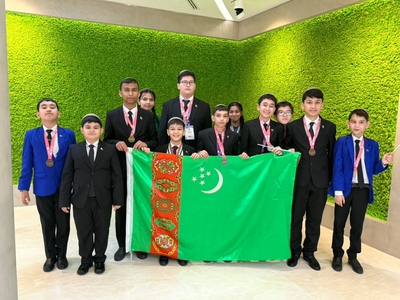 Ýurdumyzyň ýaş robot tehnikaçylary Dubaýda uly üstünlik gazandylar