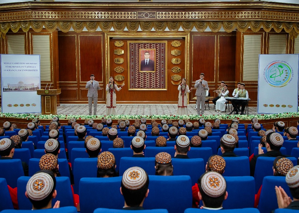 A solemn conference "At-myrat diýýändir beýik halkymyz, berkarardyr döwletli mekanymyz" was held