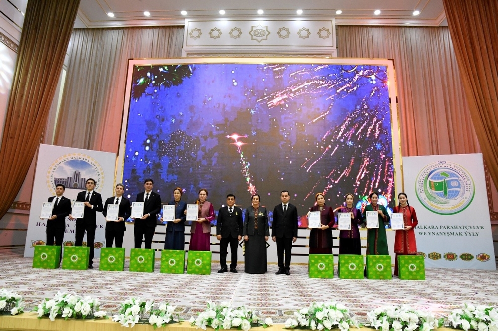 The head and member of the UNESCO Club of the Medical University were awarded a Certificate of Honor