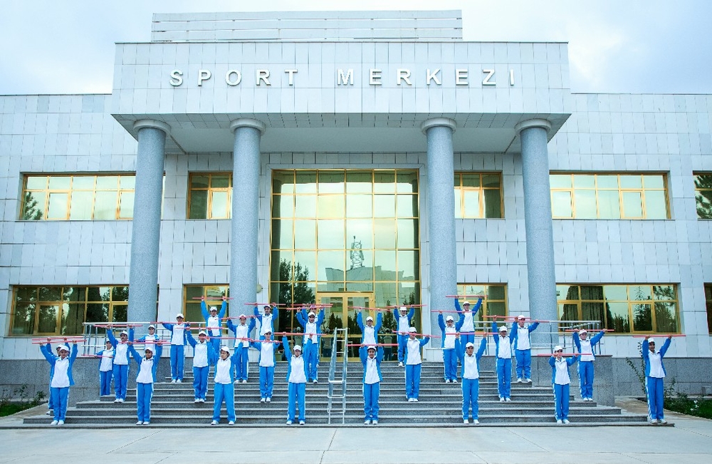 Проведены многочисленные состязания по различным видам спорта с участием студентов