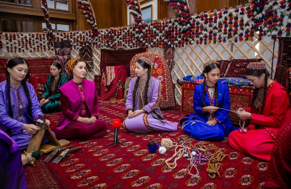 “El hünäri – il gezer” atly Türkmenistanyň Döwlet medeniýet merkeziniň Döwlet muzeýinde çäre geçirildi