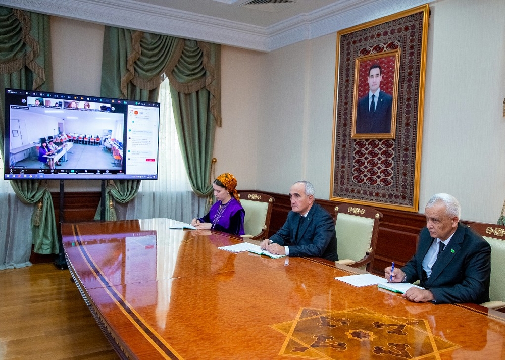 Biologiýa dersinden IV Halkara internet olimpiadasy öz işine başlady