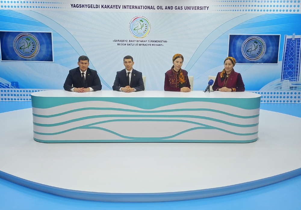 “Daşary syýasy strategiýanyň möhüm ugry” atly syýasy söhbetdeşlik