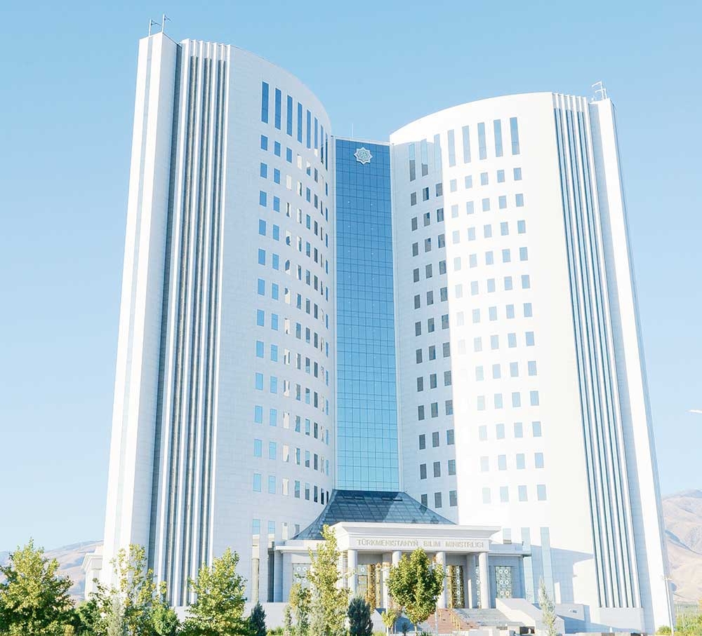 Aprel aýynda Türkmenistanyň ýokary okuw mekdepleri birnäçe halkara forumlaryň geçirilýän meýdançasyna öwrüler