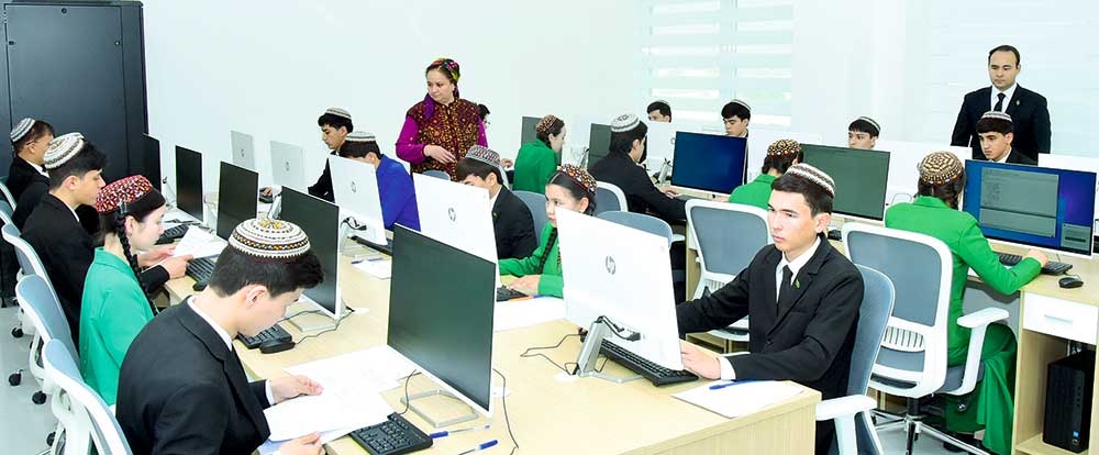 «Al­tyn asy­ryň al­tyn ze­hin­le­ri» ders bäs­le­şiginiň döw­let tapgy­ry geçirildi