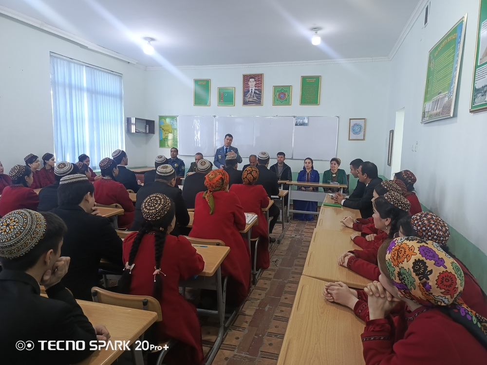 “Türkmenhimiýa” döwlet konserniniň Türkmenabat şäherindäki tehniki  orta hünär okuw mekdebinde talyp ýaşlarynyň arasynda wagyz-nesihat çäresi geçirildi.