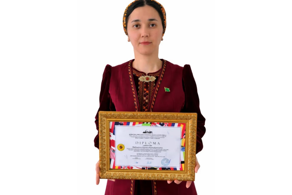 Türkmenistanly mugallym “Golden Formula” atly halkara bäsleşikde ýeňiji boldy