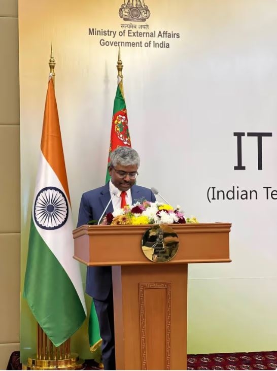 Hindistanyň ilçisi türkmen talyplaryny hindi ýokary okuw mekdeplerinde bilim almak mümkinçiliklerinden peýdalanmaga çagyrdy