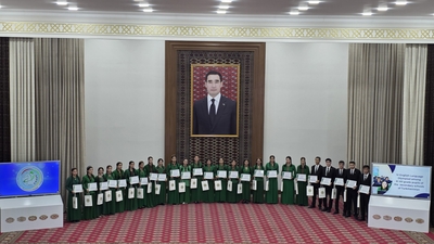 Towards the Heights of Knowledge: Winners of the IV English Olympiad 