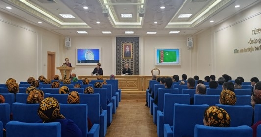 YZGANT ŞÄHERÇESINDE YLMY-USULY MASLAHAT GEÇIRIlDI