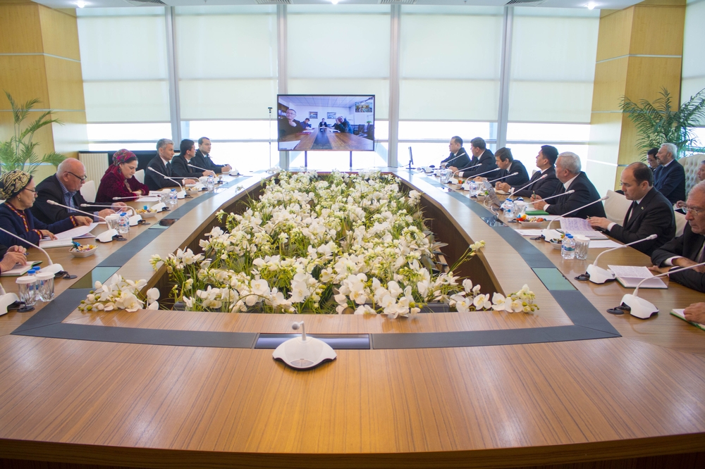 Ýagşygeldi Kakaýew adyndaky Halkara nebit we gaz uniwersitetinde Lu Ban ussahanasyny açmak boýunça iş maslahaty geçirildi