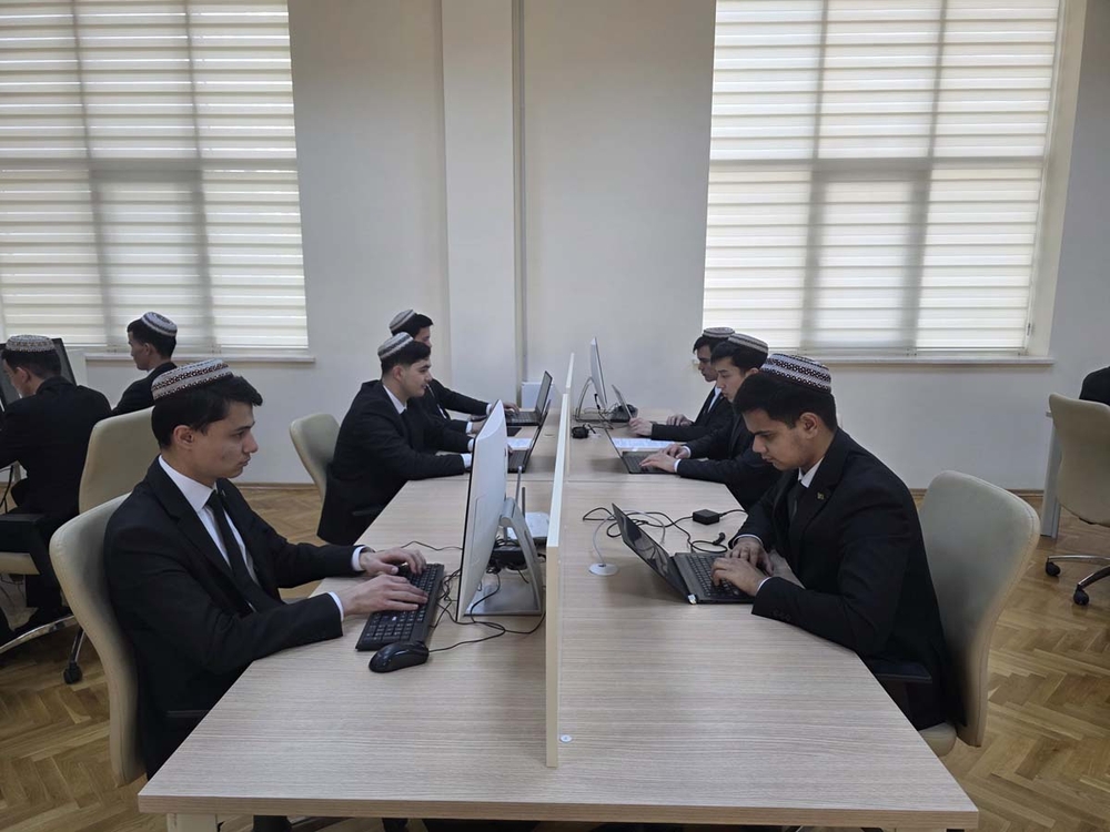 Türkmenistanda «Etut.developer» atly hakaton bäsleşiginiň ýeňijileri yglan edildi