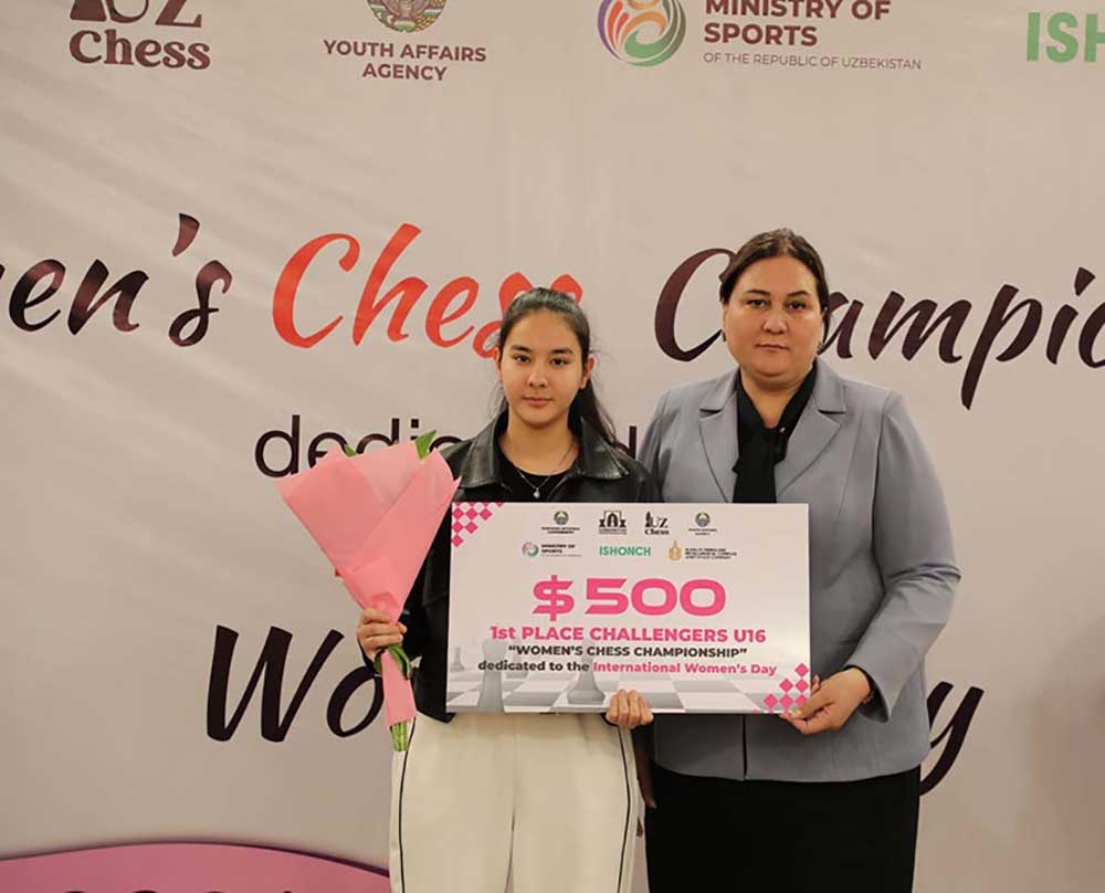 Türkmenistanly mekdep okuwçylary Buharadaky küşt çempionatynda üstünlikli çykyş etdiler