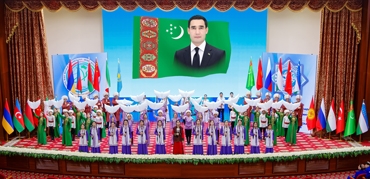 Aşgabatda mekdep okuwçylarynyň halkara matematika olimpiadasy badalga aldy