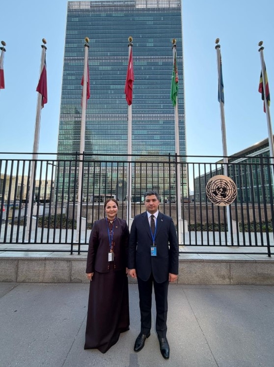 Türkmenistanyň Bilim ministrliginiň wekiliýeti Birleşen Milletler Guramasynyň Ykdysady we Durmuş Geňeşiniň (ECOSOC) guramagynda Amerikanyň Birleşen Ştatlarynyň Nýu-Ýork şäherinde geçirilýän ýaşlar forumyna gatnaşýar