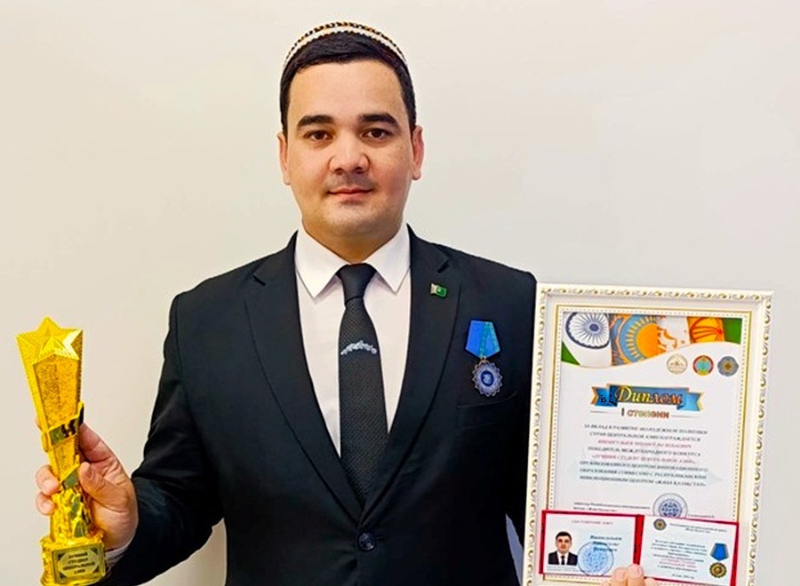 Astanada türkmen ýaşlarynyň abraýy belende galdy