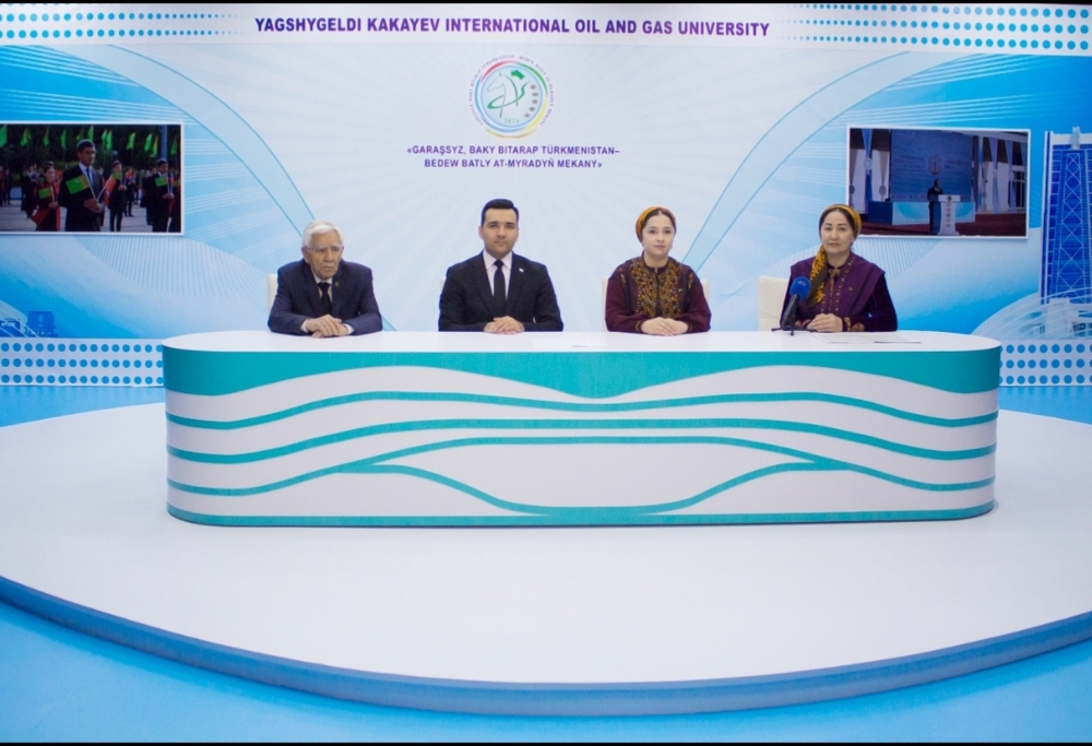 Ýagşygeldi Kakaýew adyndaky Halkara nebit we gaz uniwersitetiniň professor-mugallymlarynyň gatnaşmagynda «Türkmenistan-Hytaý: hoşniýetli hyzmatdaşlygyň täze gözýetimleri» atly tegelek stol duşuşygy geçirildi