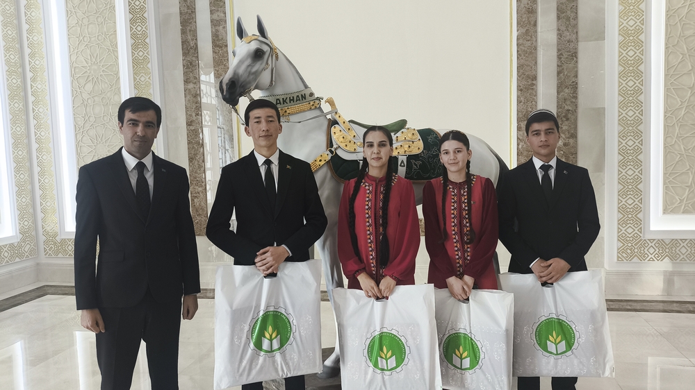 TITU-nyň talyplary “Bir belent ykbal sen illere bedew” atly zehin bäsleşiginde II orna mynasyp boldular